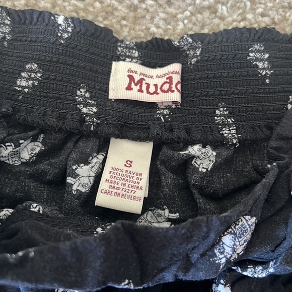 Mudd brand boho elephant shorts size small black and white + pockets - Picture 2 of 4